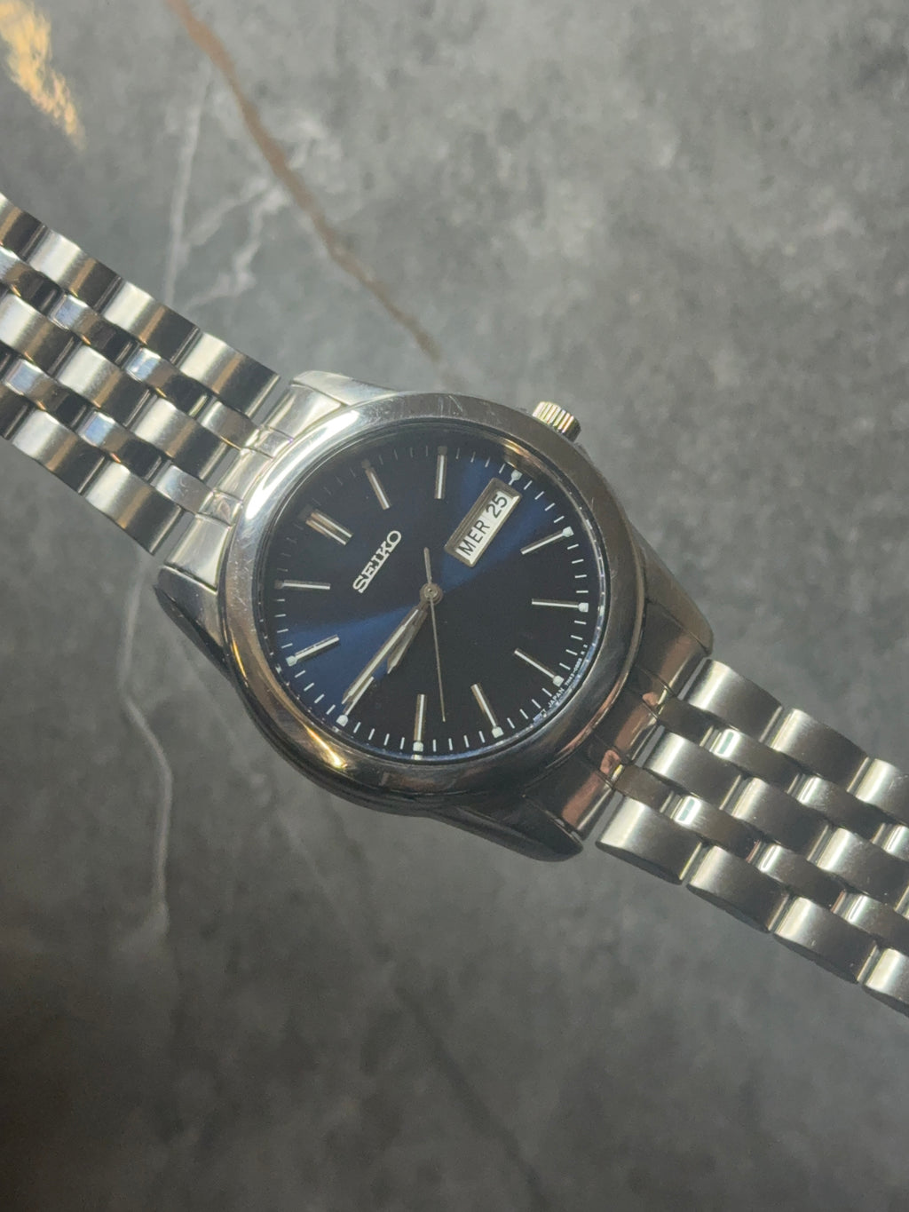 mens blue dial seiko quarts day-date watch