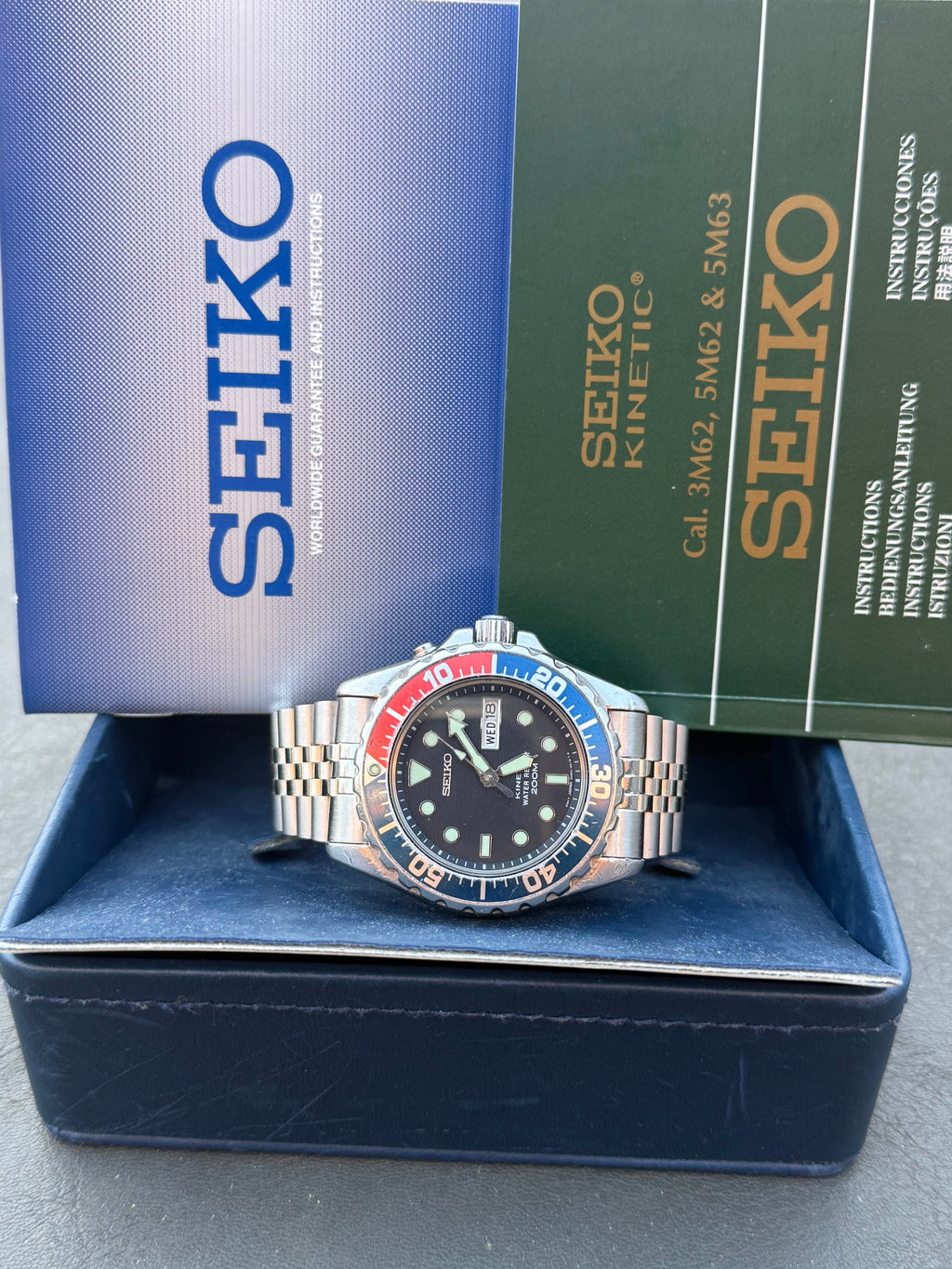 Rare gents seiko kinetic Pepsi diver