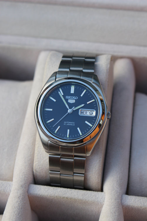 Gents vintage automatic seiko 5 blue dial