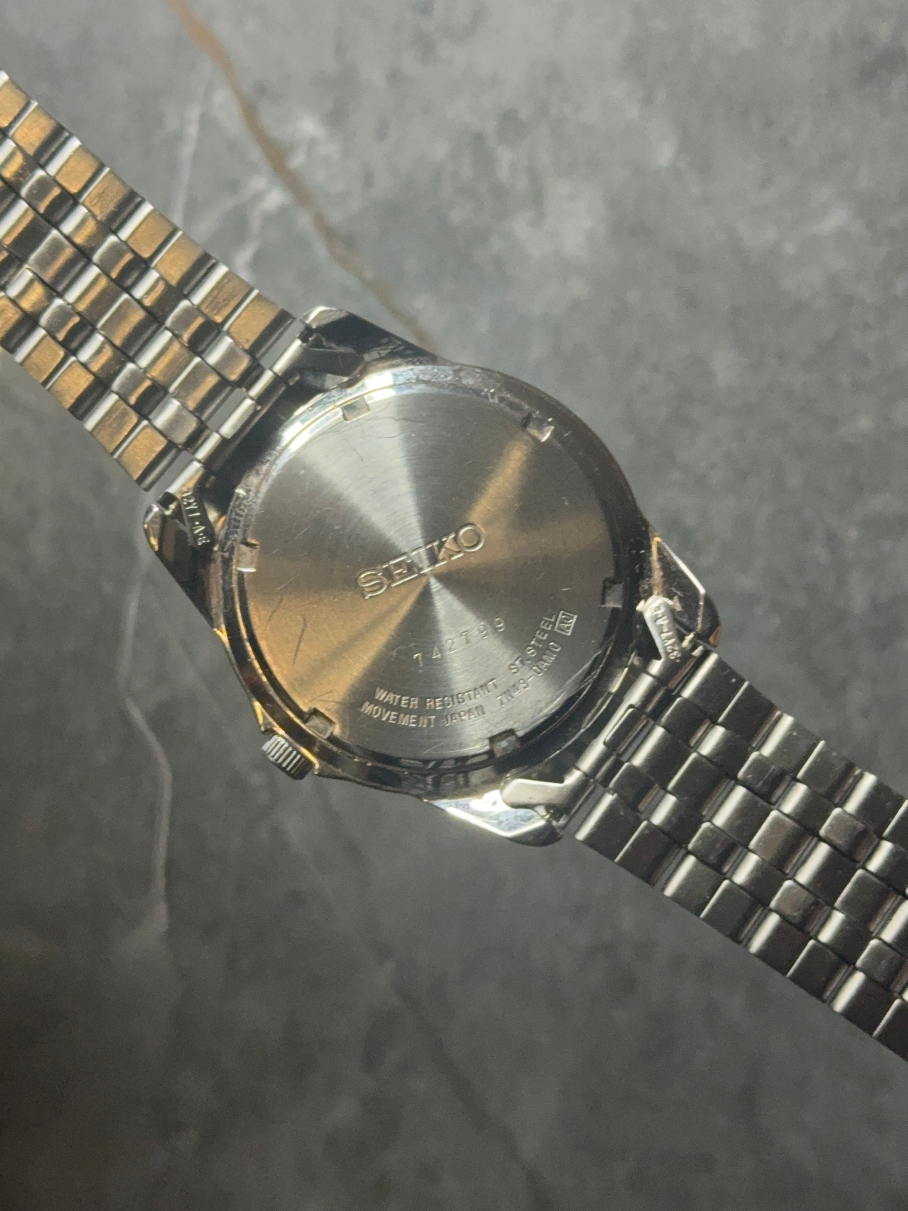 mens blue dial seiko quarts day-date watch