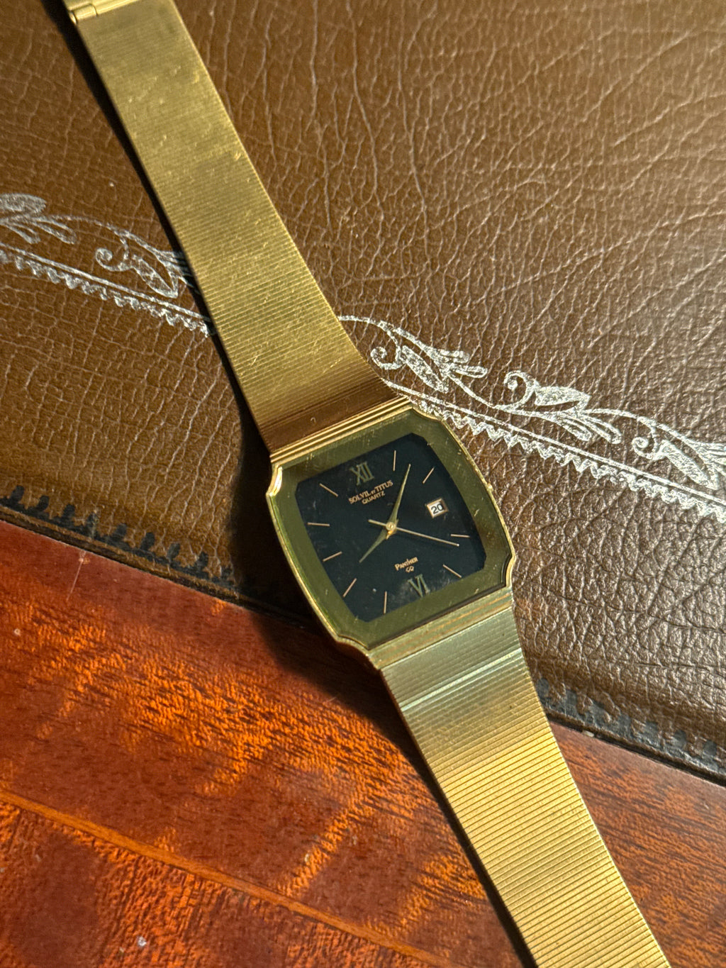 Men’s sovil et Titus pather gold plated quartz tank