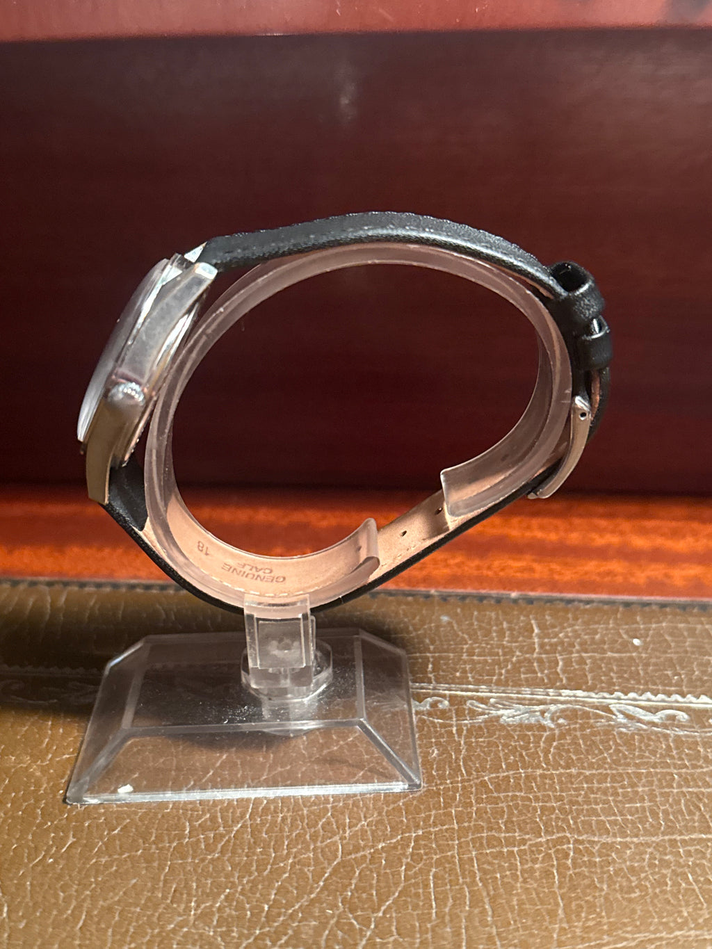 Vintage monumental suisse manual wind dress watch